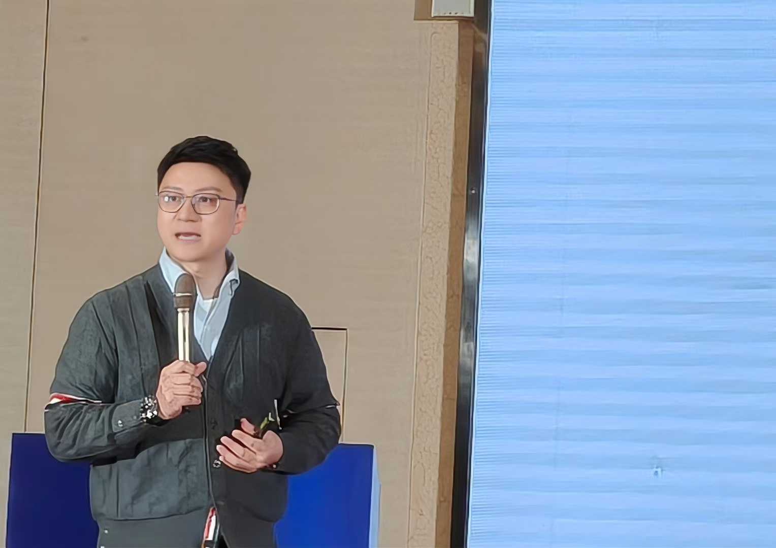 e66439f95a10d5a20fe8d3a693da7b0d