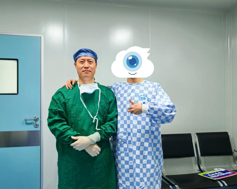 C:/Users/Administrator/Desktop/揭黎明院长患者拍照.jpg揭黎明院长患者拍照