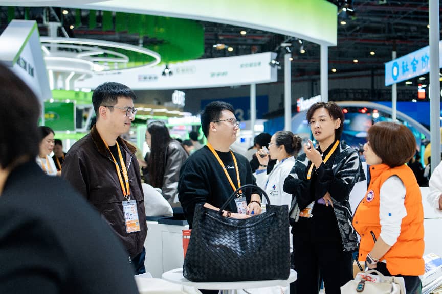 2025进博会 丹维斯 展位 (24)李小萌