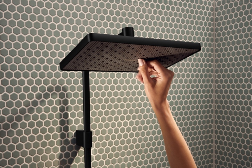 图片包含 室内, 女人, 大, 镜子描述已自动生成