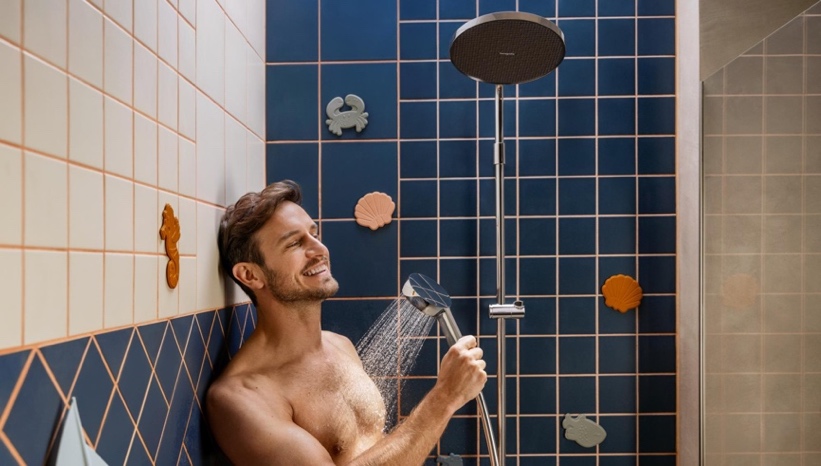 图片包含 人, 室内, 男人, 女人描述已自动生成